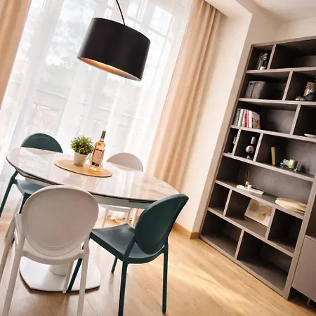 Bright & Charming Flat - 50qm Ferrer *